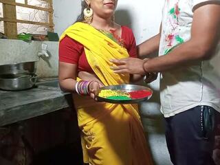 Holi נָקוּב ארוטי bhabhi ko color lagakar מטבח לעמוד נָקוּב | xhamster