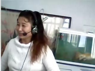 Chinees milf video's borst en slipjes