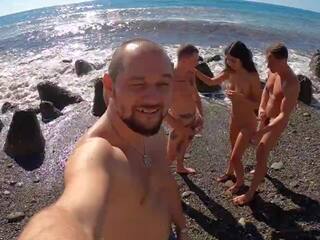 4 muchachos follada un rusa slattern en la playa: gratis hd sexo película 3d | xhamster