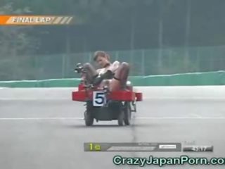 מצחיק יפני מבוגר וידאו גֶזַע!