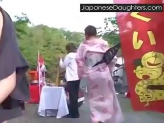 Jeune japonais japonais nana anal baisée dur pour la première temps
