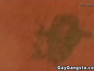 Gay gangsta goditi anale scopata