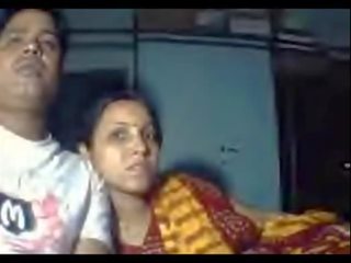 Індійська amuter enticing пара любов flaunting їх секс відео життя - wowmoyback