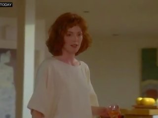 Julianne Moore - clips Her Ginger Bush - Short Cuts (1993)