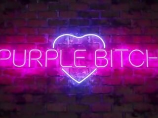 Verkleedpartij dame heeft eerste x nominale film met een ventilator door purple prostituee