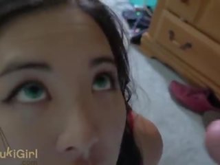 Visage trempé en foutre &commat;andregotbars brutal throatfuck pour asiatique lassie en son pyjamas pov