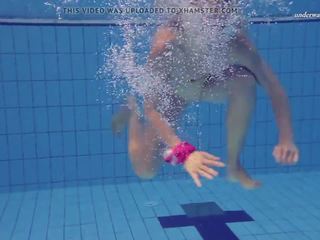Elena proklova di bawah air rambut pirang bayi, resolusi tinggi xxx klip b4