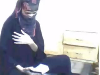 아라비아 사람 여자 친구 prays 그때 잤어요 바보 와 병: 무료 성인 비디오 23